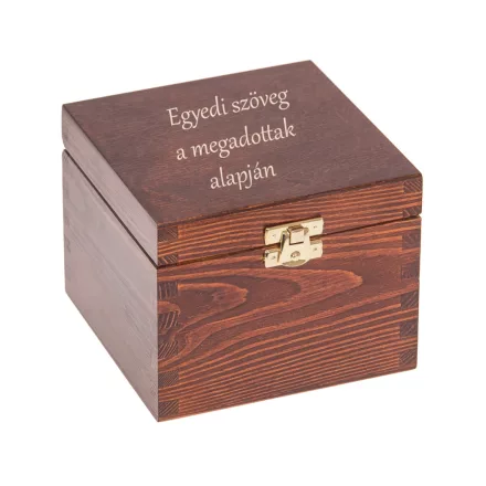 Fa doboz egyedi szöveggel gravírozva 13,5×13,5 cm