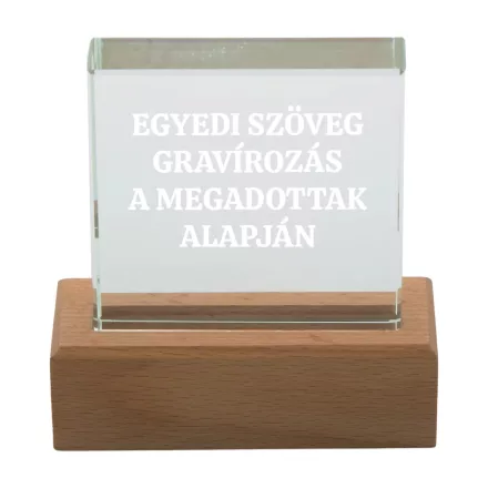 Kis Üvegtrófea bükkfa talppal gravírozás egyedi szöveggel