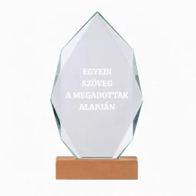 Üvegtrófea bükkfa talppal egyedi szöveggel gravírozva
